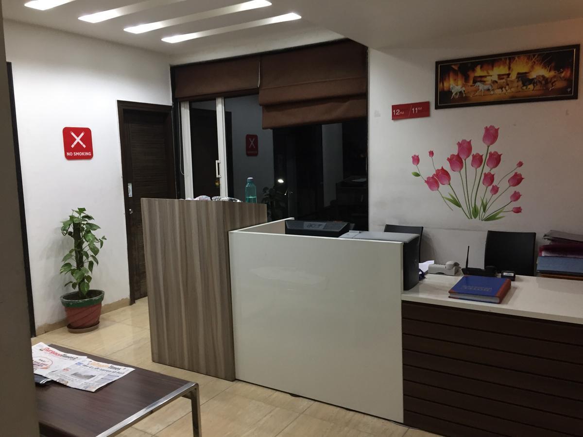 Cyber Inn Ґурґаон Екстер'єр фото