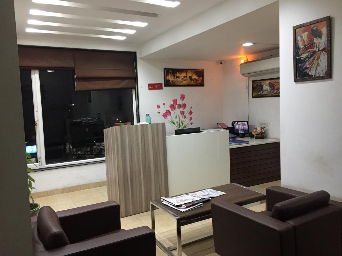 Cyber Inn Ґурґаон Екстер'єр фото